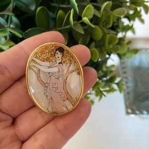Vintage Brooch Woman tree Retro Collectible Pin gold tone Costume Jewelry